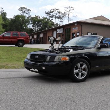 2004 Ford Crown Vic photo
