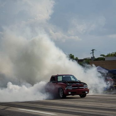 1998 Chevy S10 photo