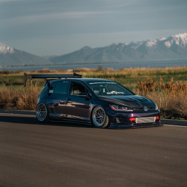 2018 Volkswagen GTI photo