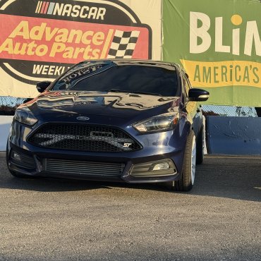 2017 Ford Focus ST photo