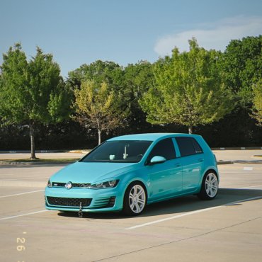 2017 Volkswagen GTI photo