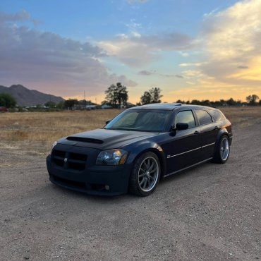 2005 Dodge Magnum RT photo