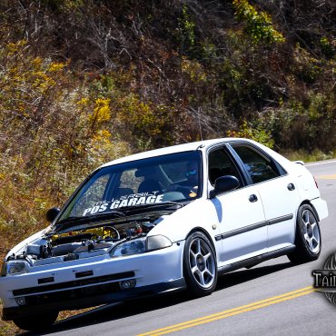1995 Honda Civic sedan photo