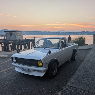 1990 Nissan Sunny truck photo